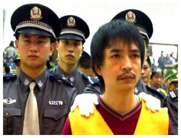 "小红宝"黑帮覆灭记:无视法律危乱社会,老大无恶不作终被捕|姚志宏|何