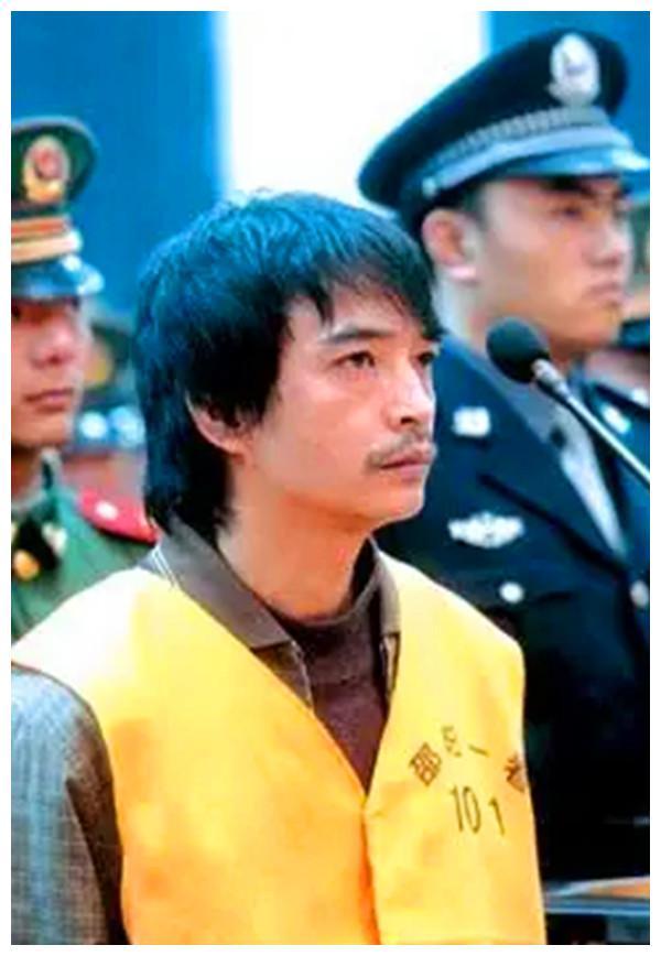 小红宝黑帮覆灭记无视法律危乱社会老大无恶不作终被捕