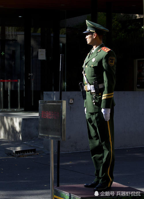 站岗为什么要在明处?这不是暴露给敌人吗?为什么不是暗哨?|哨兵