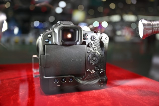 p&i 2021 佳能旗舰微单eos r3真机展出|微单相机|佳能|eos r3|单反