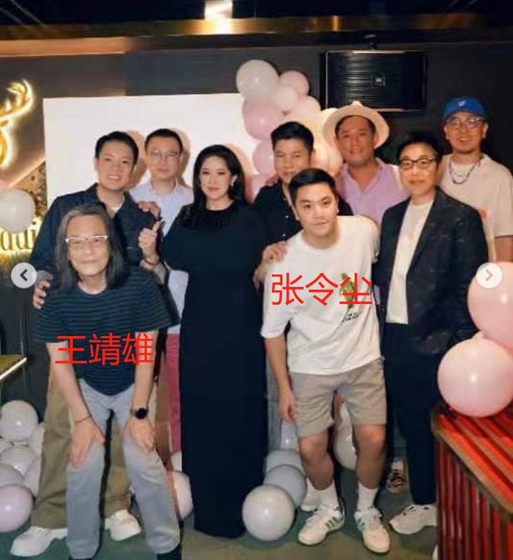 老公王靖雄消瘦了不少,此外,他也是香港有名的富商.