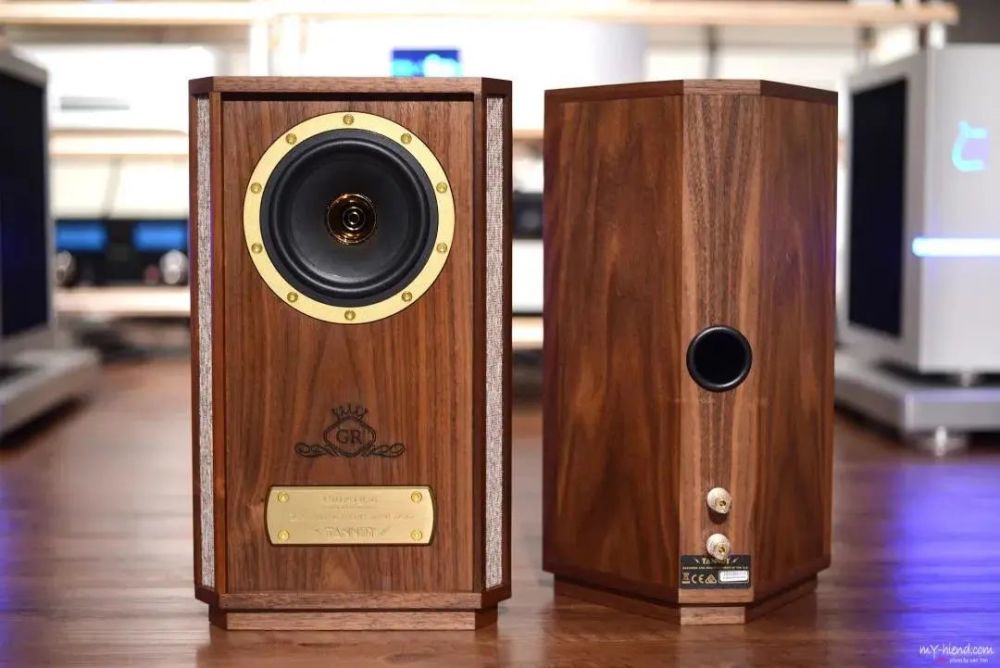 tannoy autograph mini-ow这款音箱的灵感来源于英国经典喇叭品牌