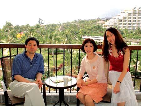 龚雪在上海发生流氓大案件之后,嫁给了北大才子张迅,至今近几年才