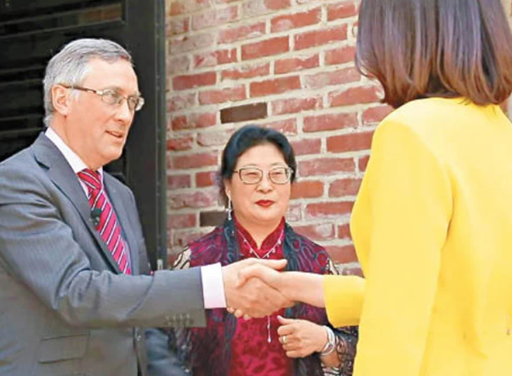 立即回国比利时驻韩大使夫人又动手打人比利时彻底怒了