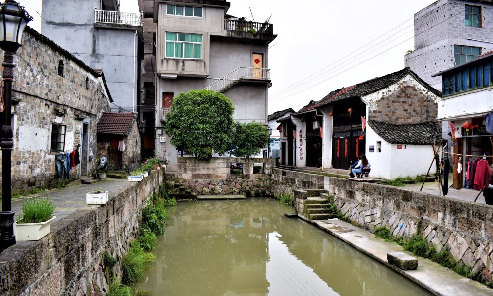 象珠镇地处浙江省金华市永康市北部,东接古山镇.