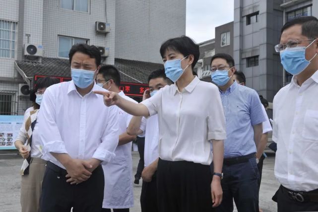 敬静在雅安调研，要求全力做好川藏铁路建设医疗保障_腾讯新闻