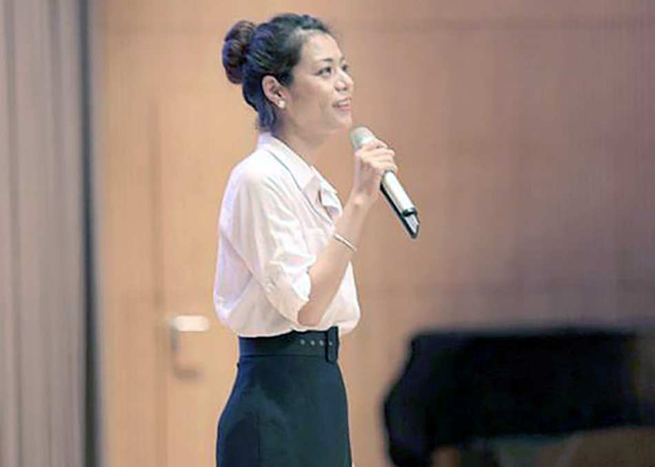 女神教授陈果:因错读两字,跌下神坛,大师不能犯错吗?