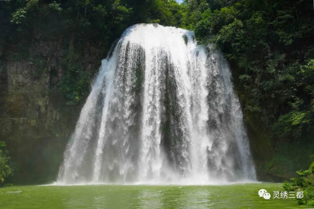 炎炎夏日 凉爽美景 三都境内多条瀑布呈现壮美景观