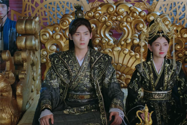 《双世宠妃3》大结局:皇上灵魂注入曲小檀身体,墨府被满门抄斩