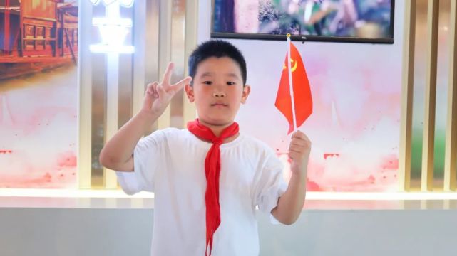 "小候鸟爱心托管班"学员 曲子恒"虽然爸爸妈妈都要上班没时间陪我