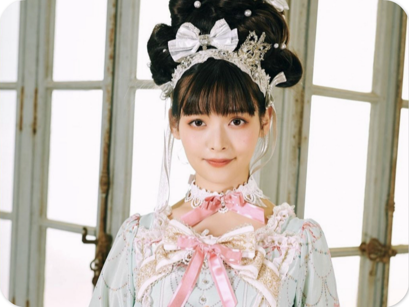 铁杆军迷声优上坂堇带着日本青年高唱喀秋莎