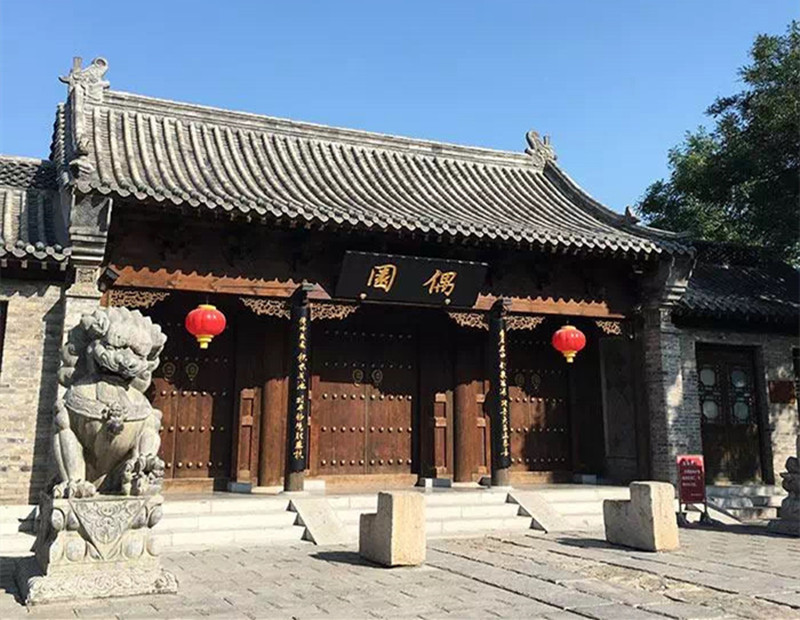 据史册记载,偶园曾有过两处标志性建筑, 其先身原为明代衡王府东花园.