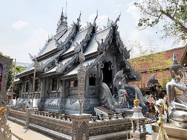 银庙素攀寺:泰北清迈一座用银打造的华丽寺庙_腾讯新闻