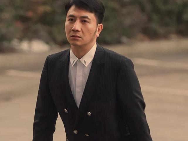 林生斌年轻时候的照片曝光眉清目秀还是个帅哥长得像明星保剑锋