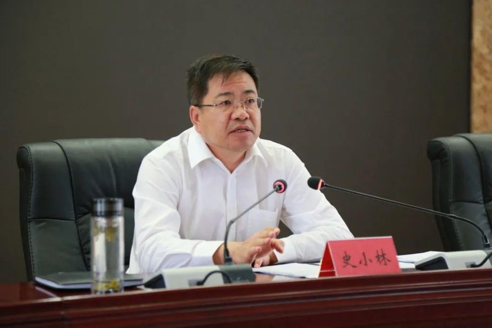 史小林指出 近年来,"营商环境"已成为高频热词,优化营商环境,既是上级