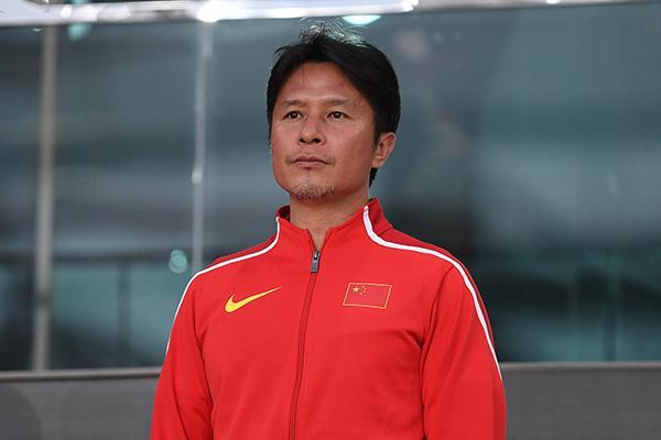 为何非要让把中超停了呢,当年的联赛培养南粤足球的代表人物有容志行