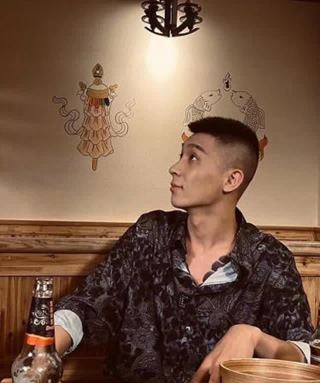 当下网红数量千千万,但真正有实力的却很少,像宏楠这样有实力,年轻又