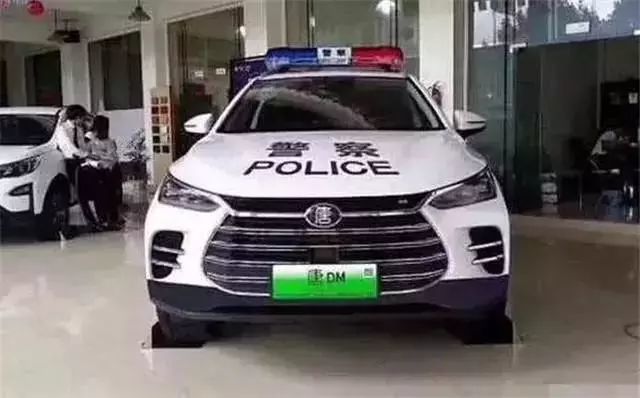太酷了 盘点被选为警车的国产车 最后两款连国外警察都开上了 全网搜