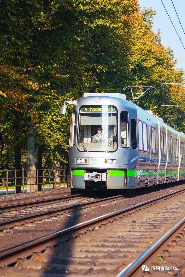 高度工业化城市德国汉诺威的有轨电车