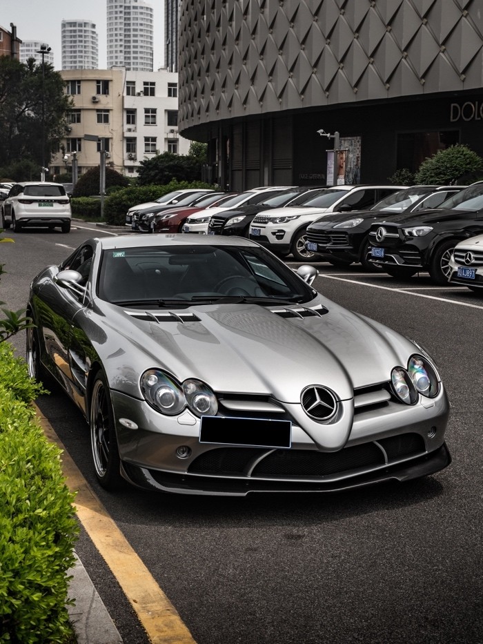 唯一一辆将优雅与性能完美结合的一款车奔驰slr722
