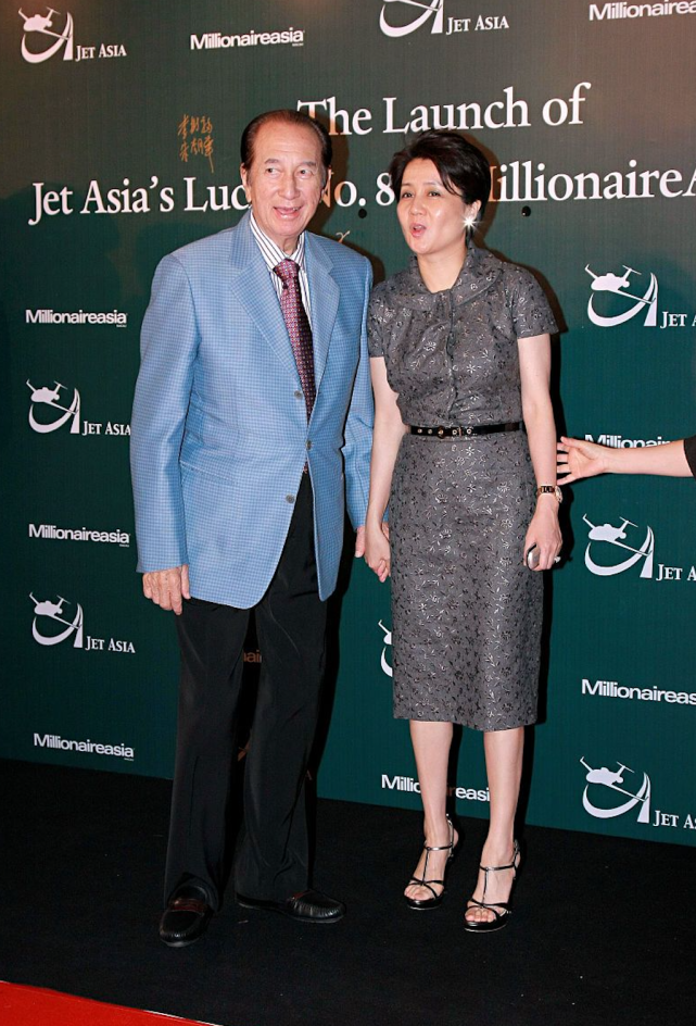 她以3600万卖出了在2008年以1318万购买的比华利山的低层单位,账面