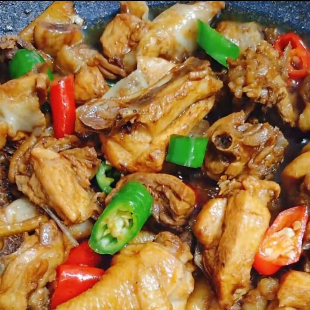 肥而不腻的五花肉焖鹌鹑蛋的做法酸辣红烧鸡块啤酒鸡的做法