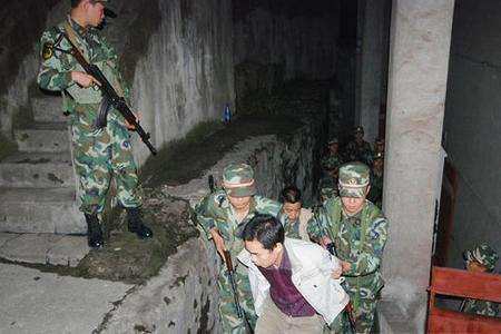 他曾是医院锅炉工,后成运城狼帮帮主,此案被称为山西打黑第一案