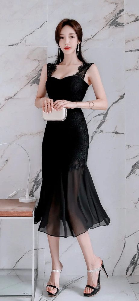 女神孙允珠高清时尚大图写真欣赏黑色连衣裙简约不简单