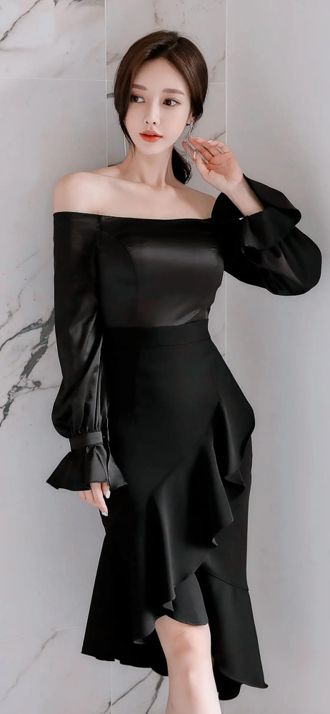 女神孙允珠高清时尚大图写真欣赏黑色连衣裙简约不简单