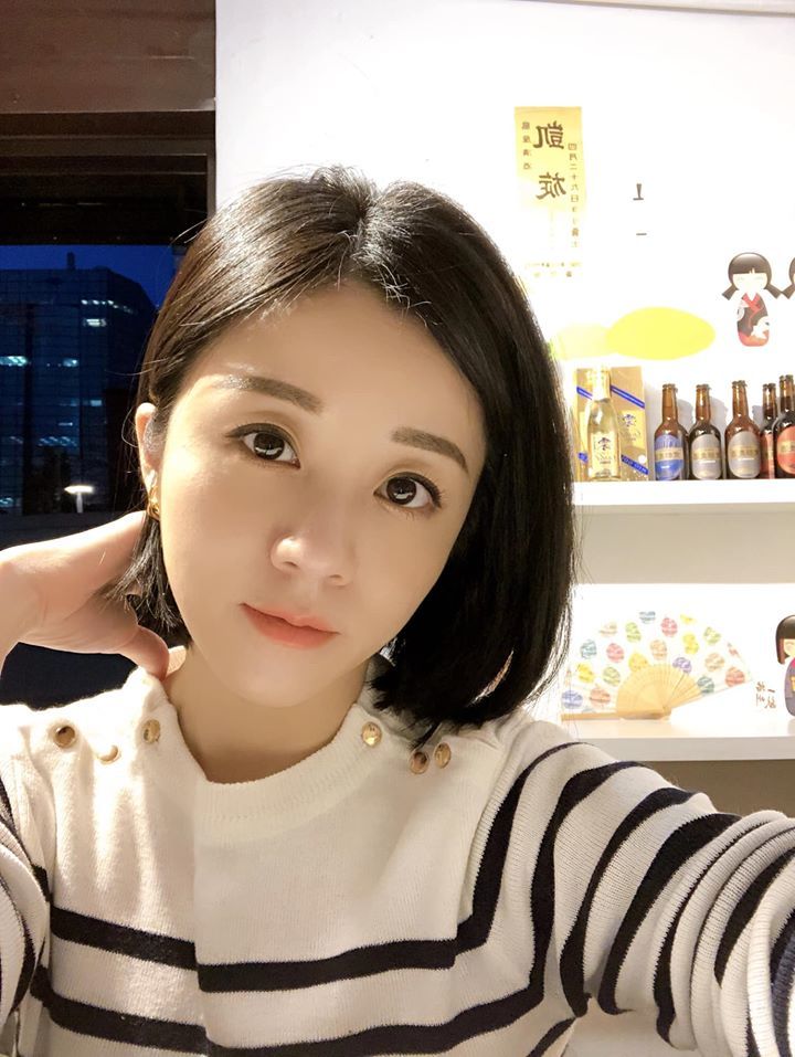 恭喜!35岁知名童星杨佩洁官宣结婚,相识18年,双方父母不知情