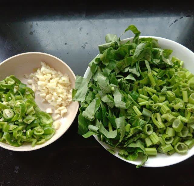 青椒碎炒空心菜,简单快手,美味下饭菜