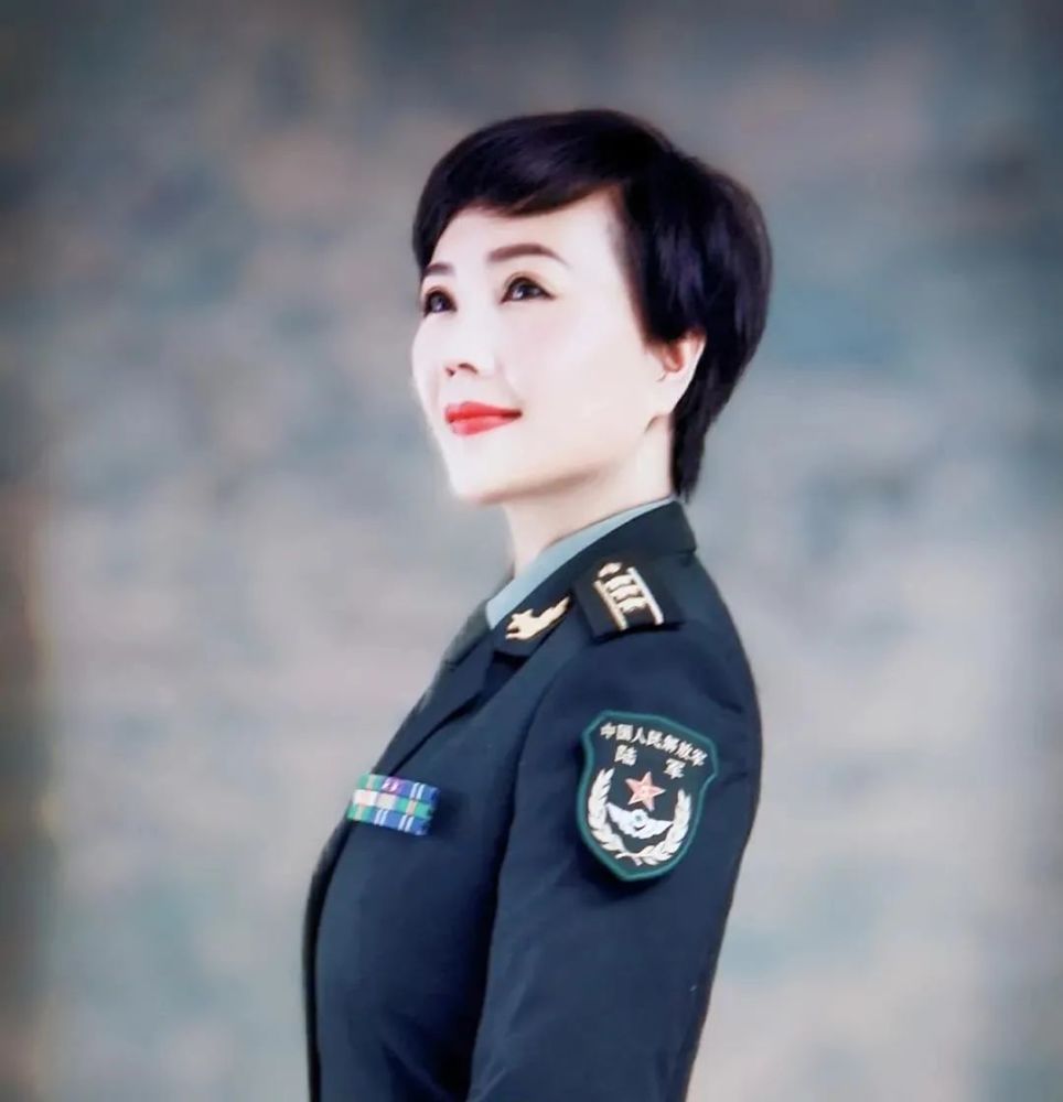 歌曲:光辉历程光荣的党 作词:梅海飞 作曲:刘玲玲 滕 越 编曲:张   健