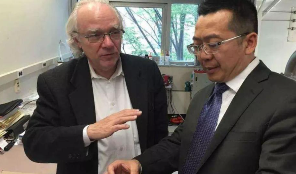 潘锦功拒绝重金,毅然带技术回国