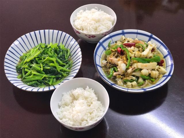 宅家10天不出门,和孩子2个人的午餐吃点啥?家常便饭吃得香