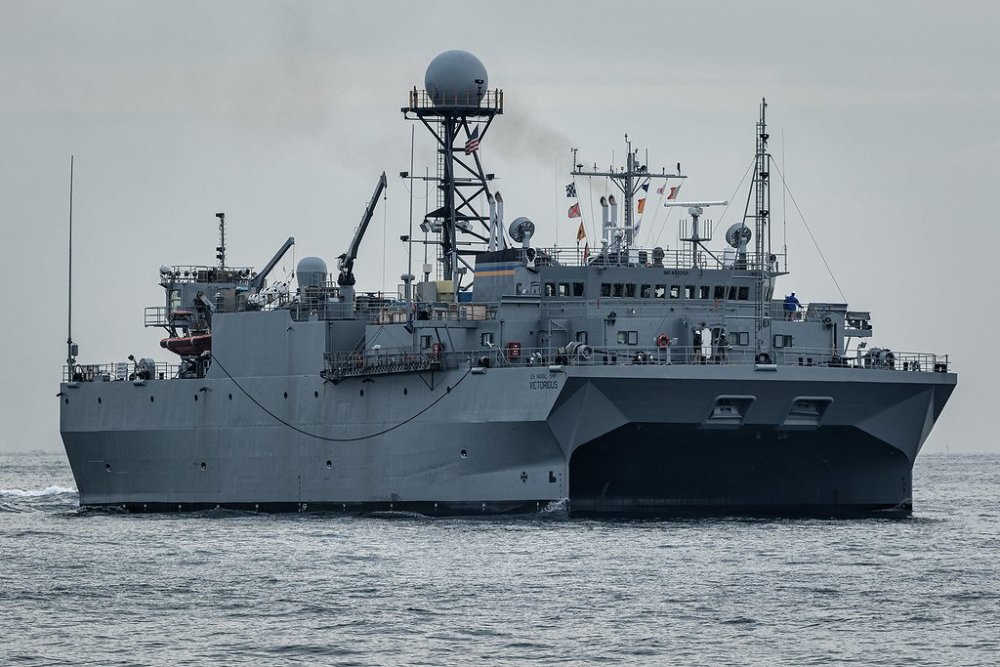 美国海军胜利号海洋监测船接受《环球时报》采访的中国军事专家表示