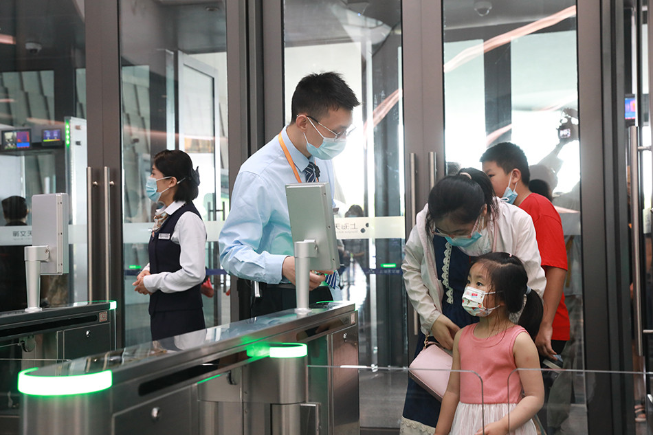 上海天文馆今压力测试迎三千余名观众,正式参观票12日开售