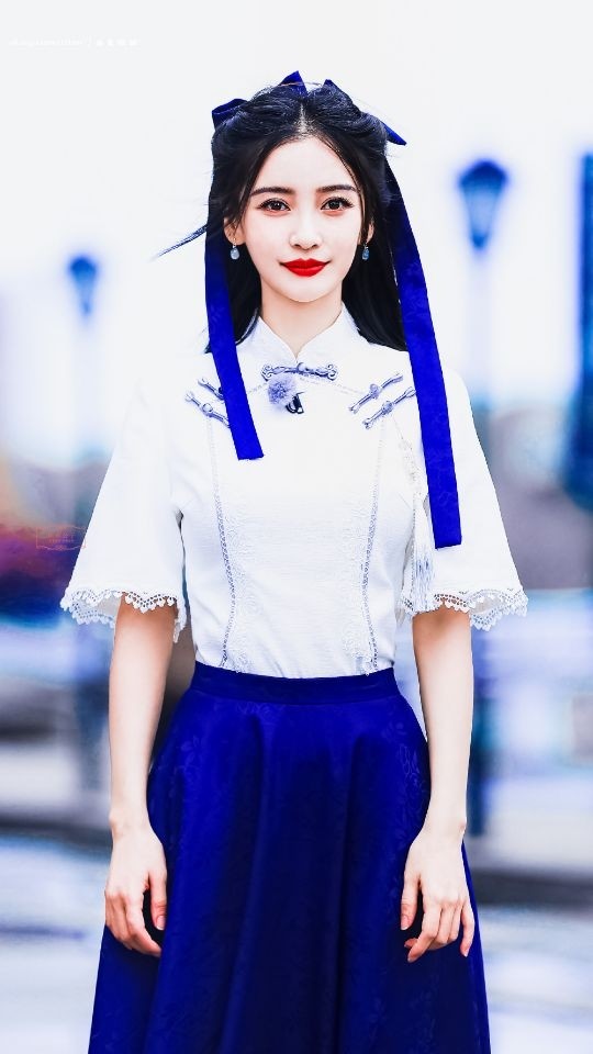 angelababy《奔跑吧》语出惊人,蔡徐坤被全员围捕,这