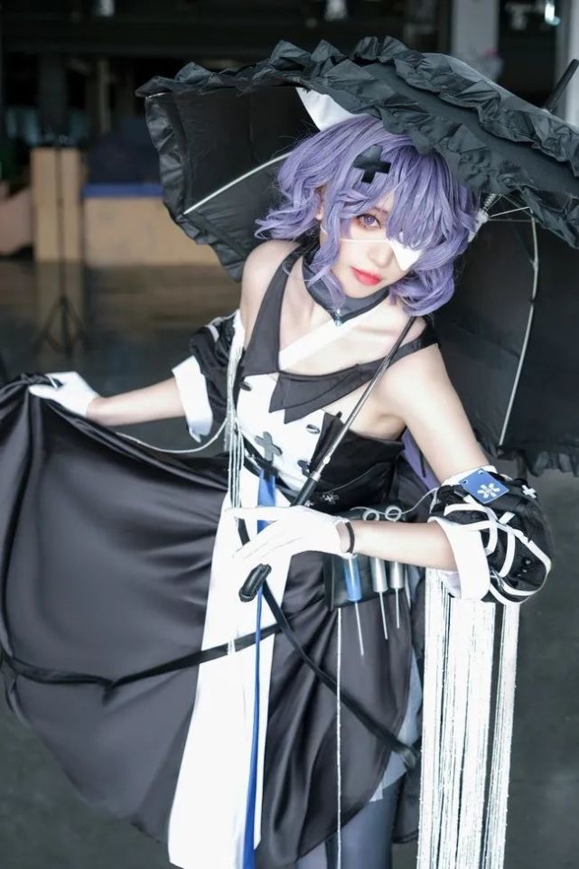 cos:明日方舟 絮雨 "博士,需要治疗吗?