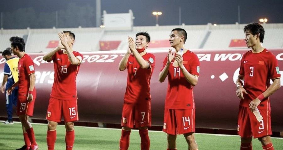 国足 英超中场或驰援国足！靠一己之力逼平鲁能，李铁收获蒿俊闵接班人