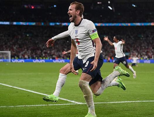 凯恩重回决赛伤心地,压力巨大恐发挥失常,意大利夺冠高唱入云