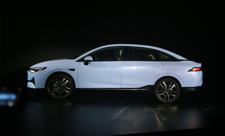 能看电影能睡觉的影音座舱深度解析小鹏p5