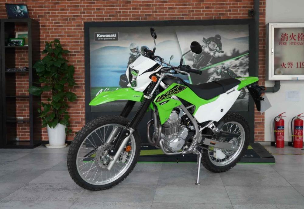 川崎进口越野klx 230,配前后abs,马力19匹,售3.79万