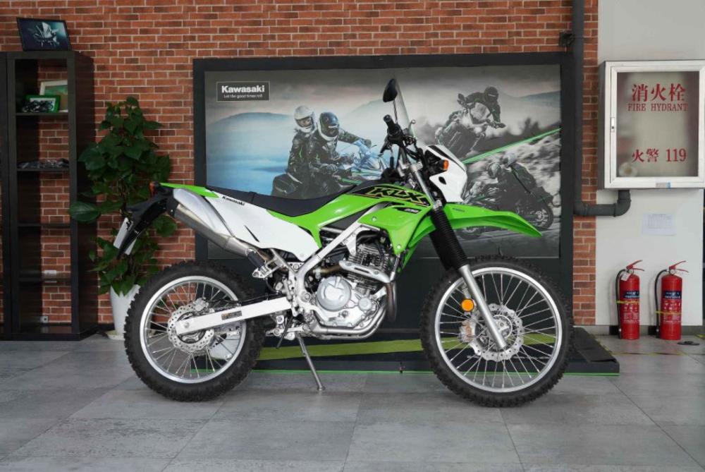 川崎进口越野klx 230,配前后abs,马力19匹,售3.79万