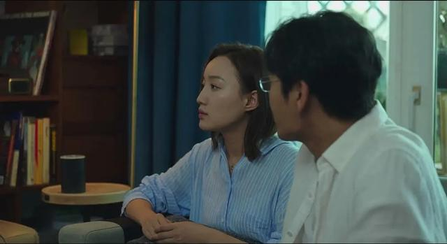 她是《隐秘的角落》中的张东升老婆,出道4年惊艳亮相戛纳