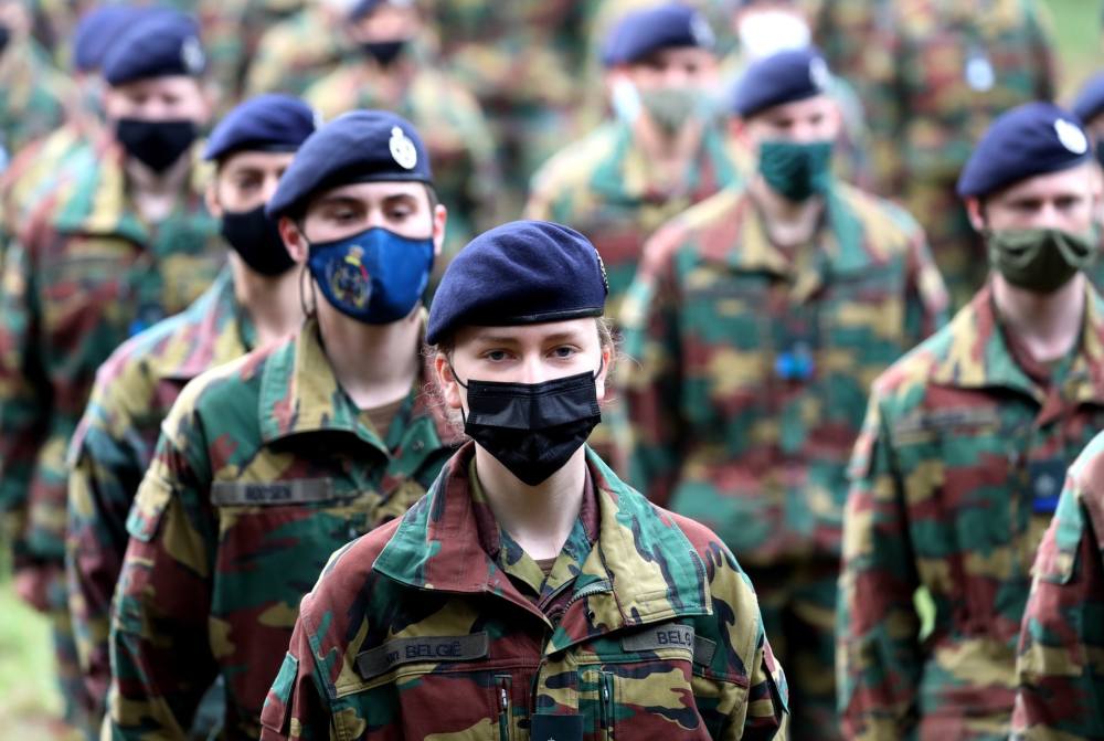 比利时19岁未来女王将完成1年军训,王室发布英姿焕发军装照