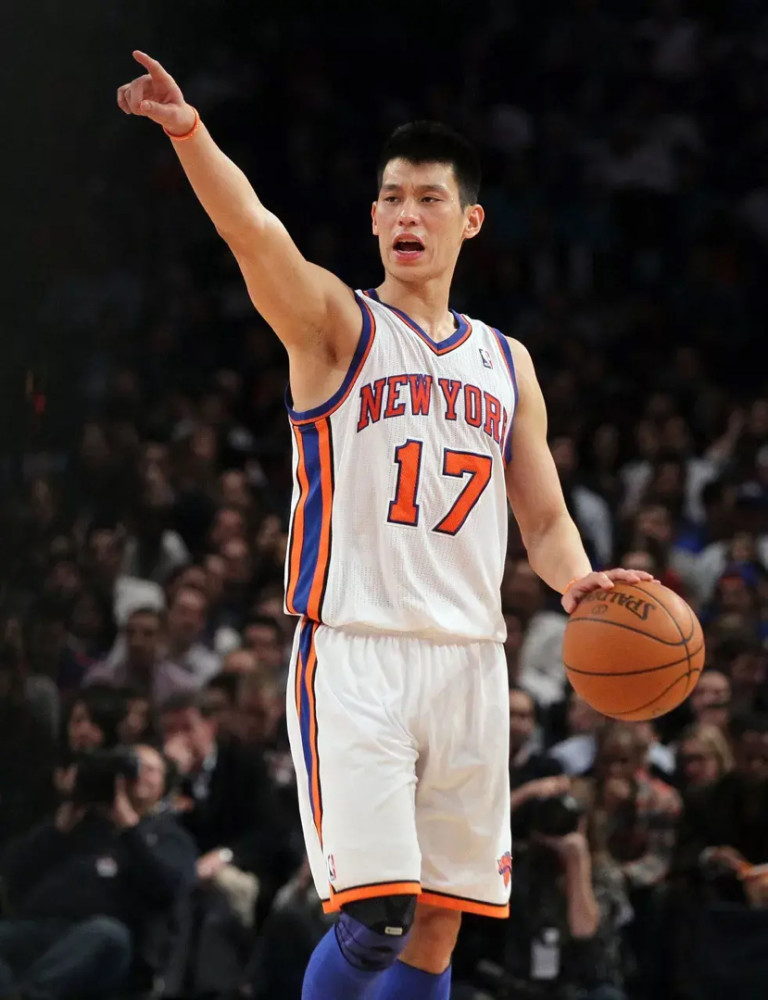 林书豪 NBA：林书豪在NBA 薪资一览，最高年薪超过1300万美元