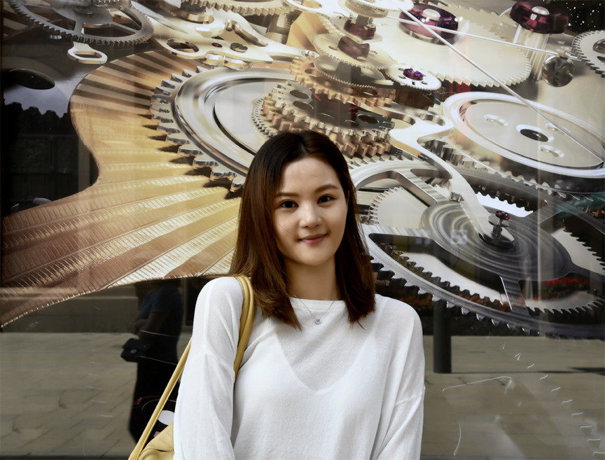 魔都上海外滩的"偶遇"美女,青春靓丽!