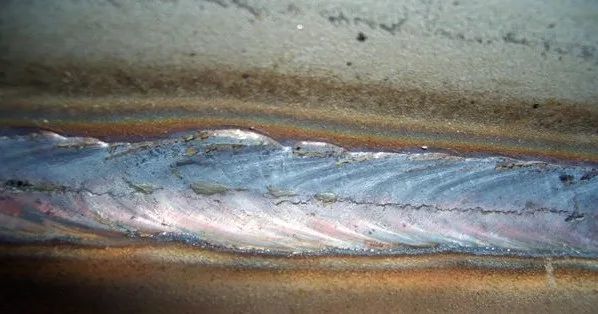 焊接裂纹根据其部位,尺寸,形成原因和机理的不同,可以有不同的分类