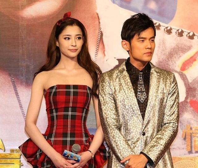 李心艾和唐嫣罗晋也有过合作,电视剧《锦绣未央》李长乐的扮演者就是