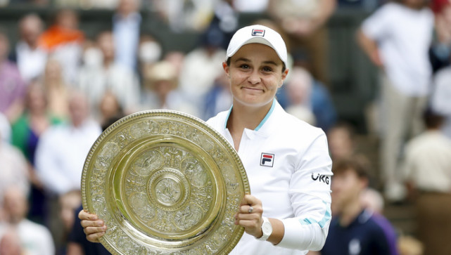 北京时间7月10日,世界第一的澳大利亚人阿什莉·巴蒂以2比1击败了捷克